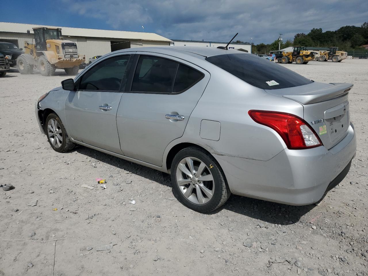 2017 NISSAN VERSA