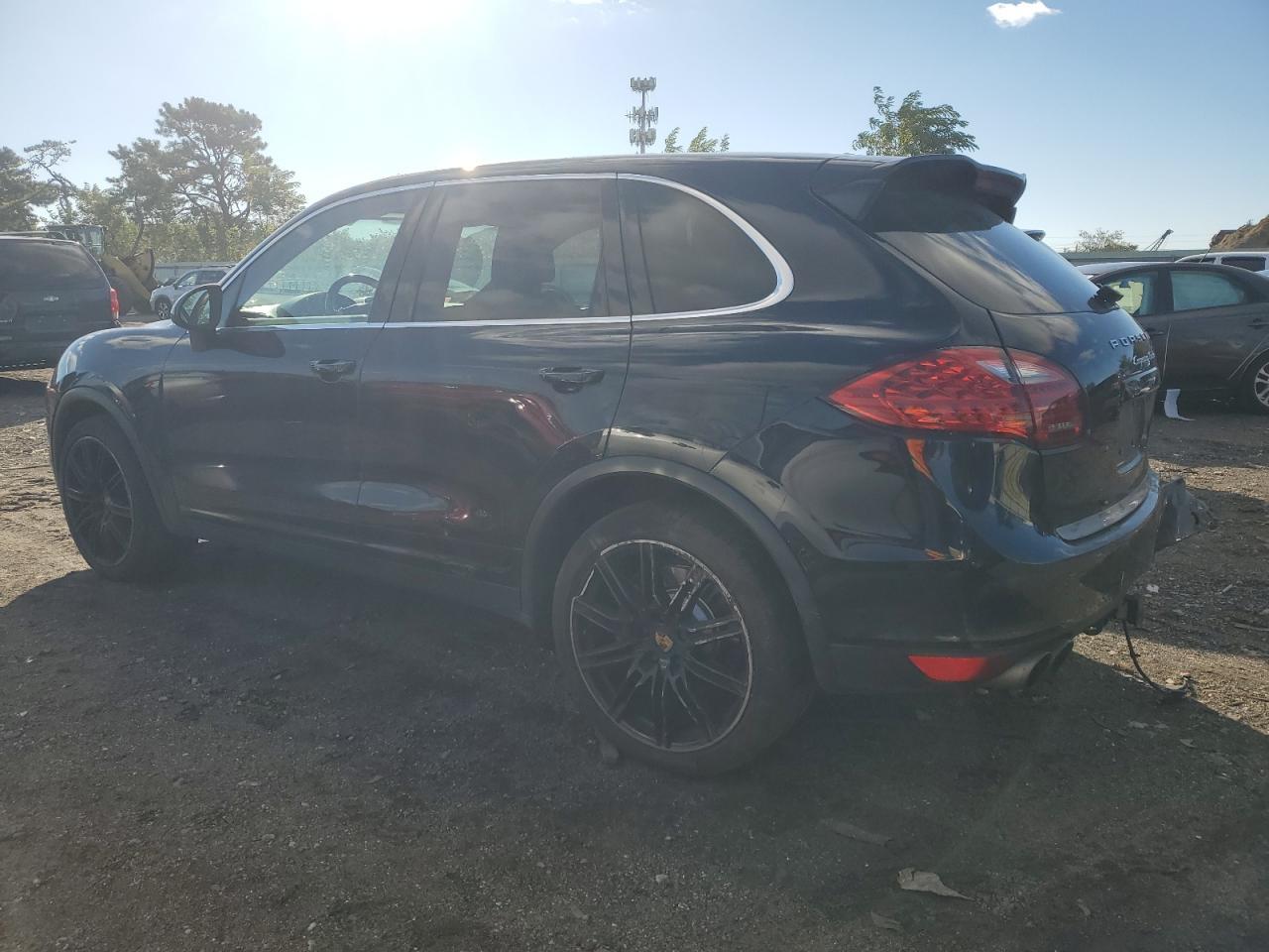 2013 PORSCHE CAYENNE