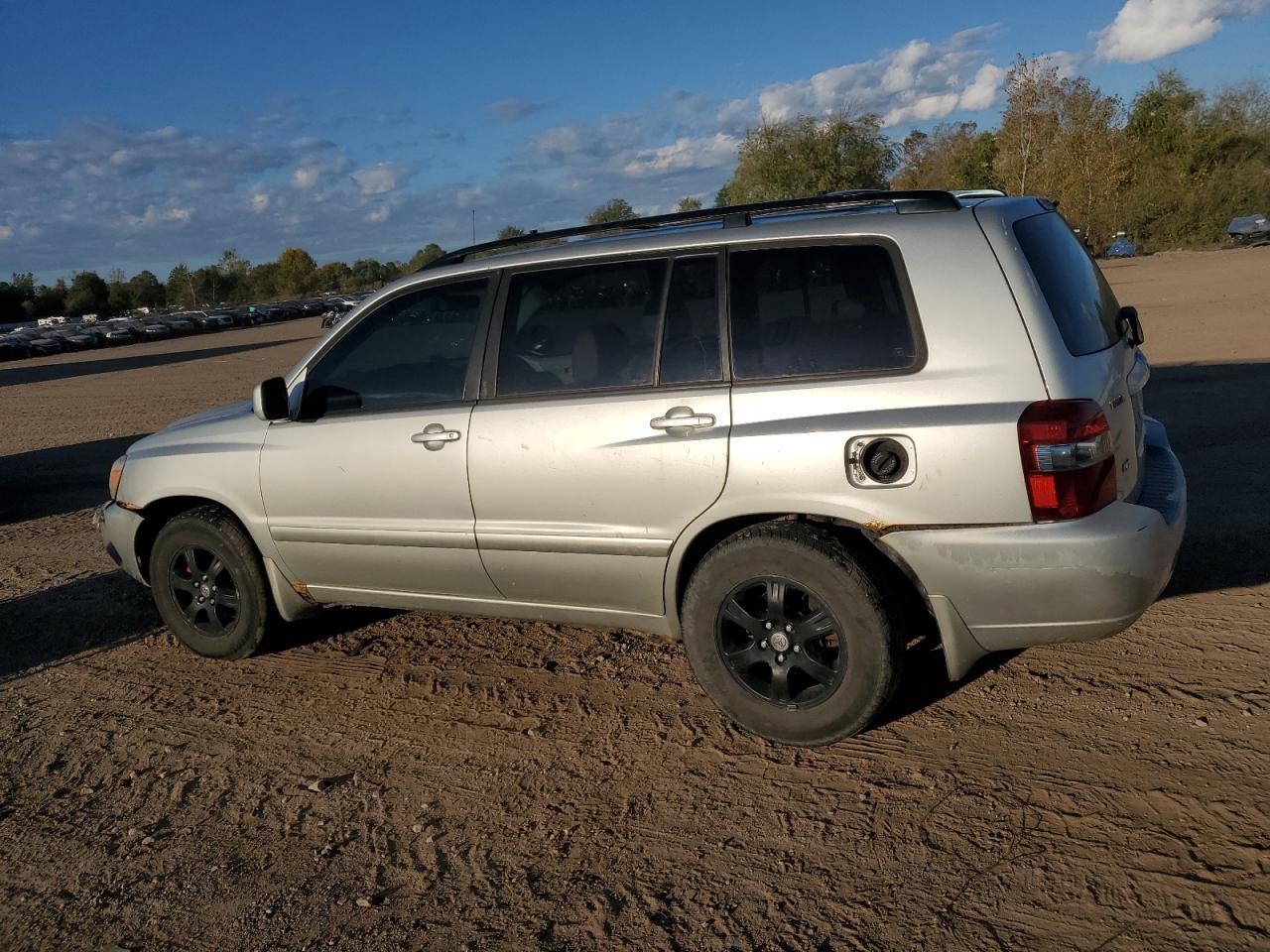 2004 TOYOTA HIGHLANDER