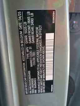 2025 VOLVO XC40