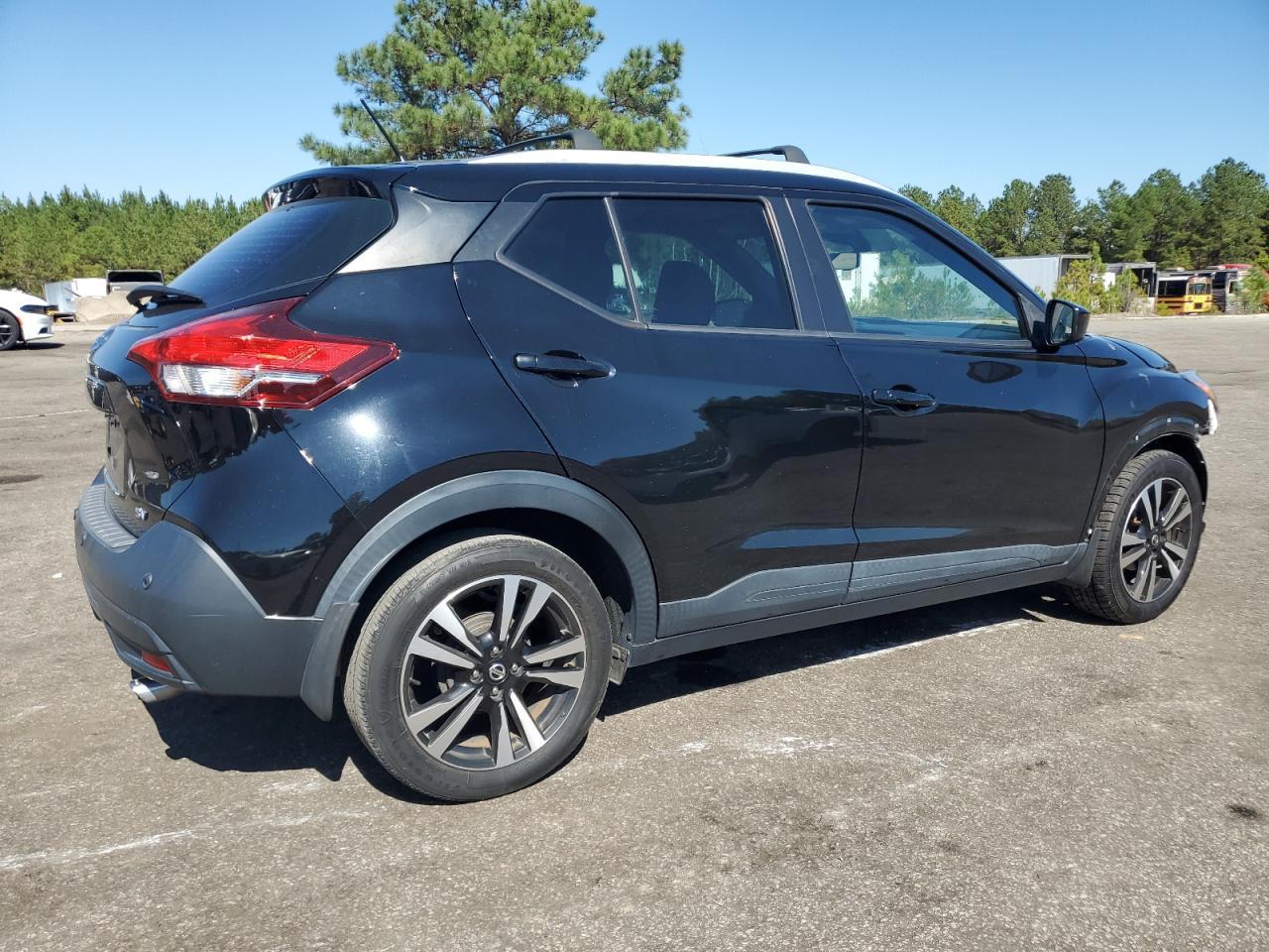 2020 NISSAN KICKS