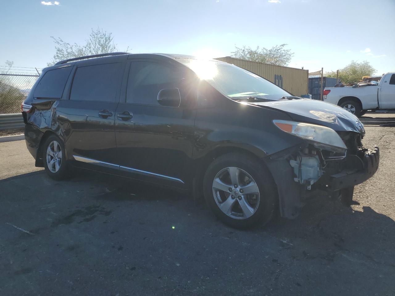 2016 TOYOTA SIENNA