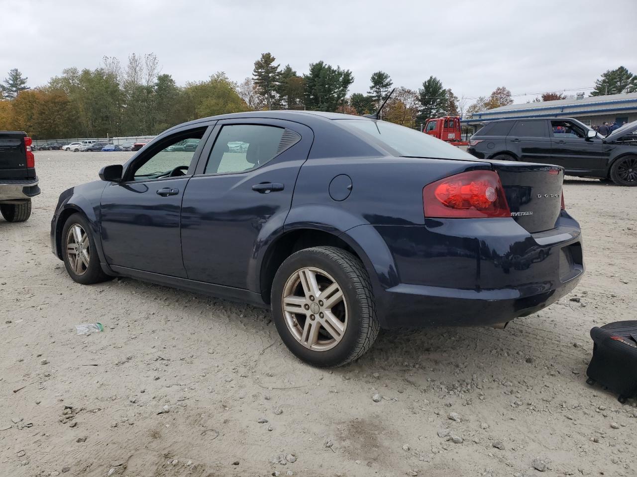2013 DODGE Avenger