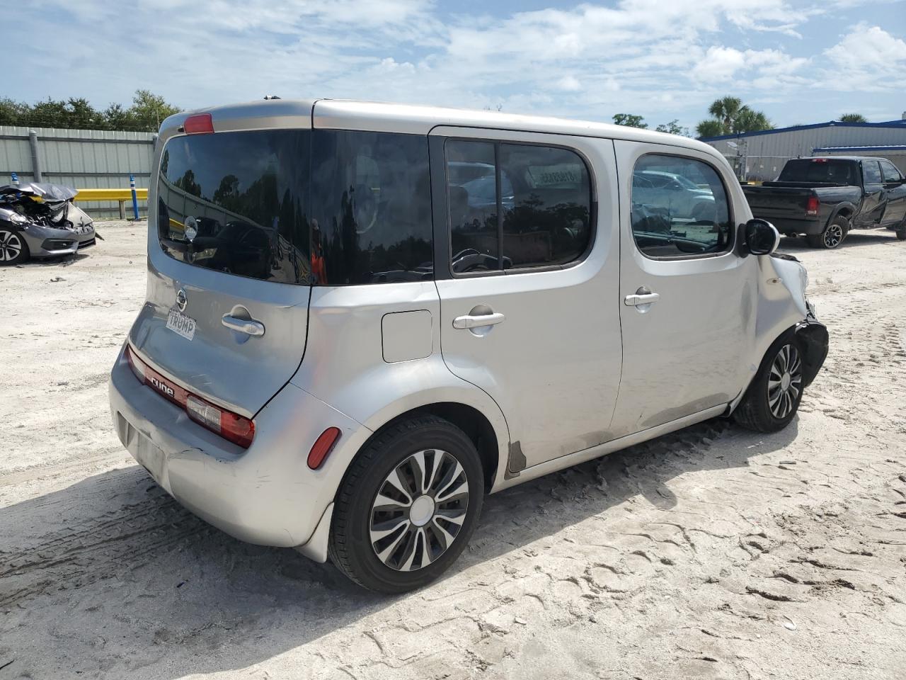 2009 NISSAN CUBE