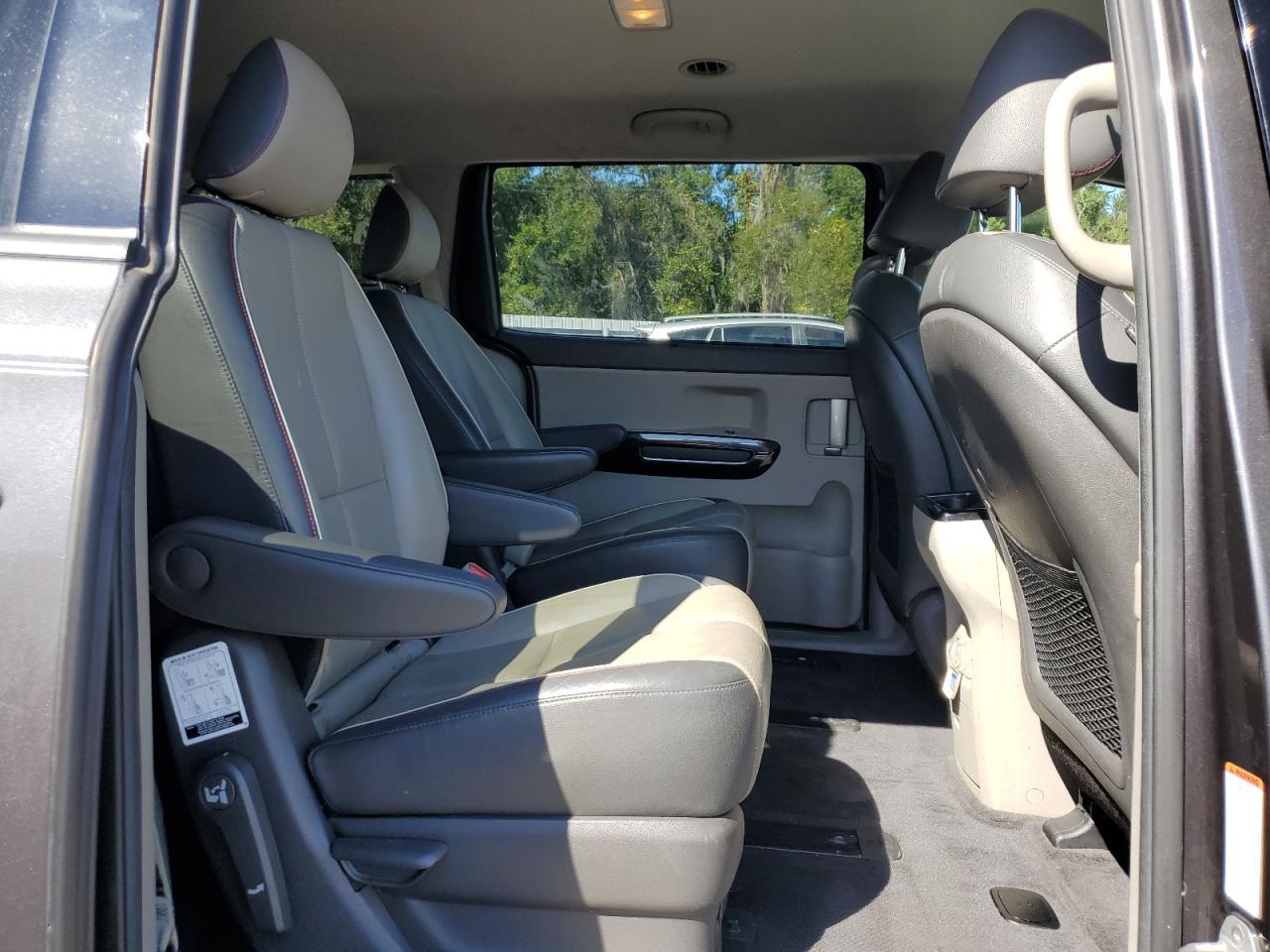 2017 KIA SEDONA