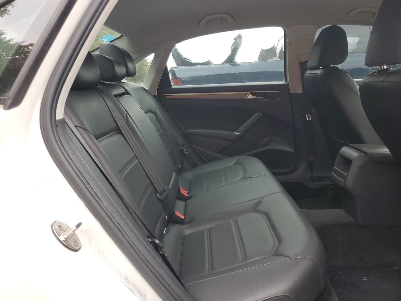 2018 VOLKSWAGEN Passat