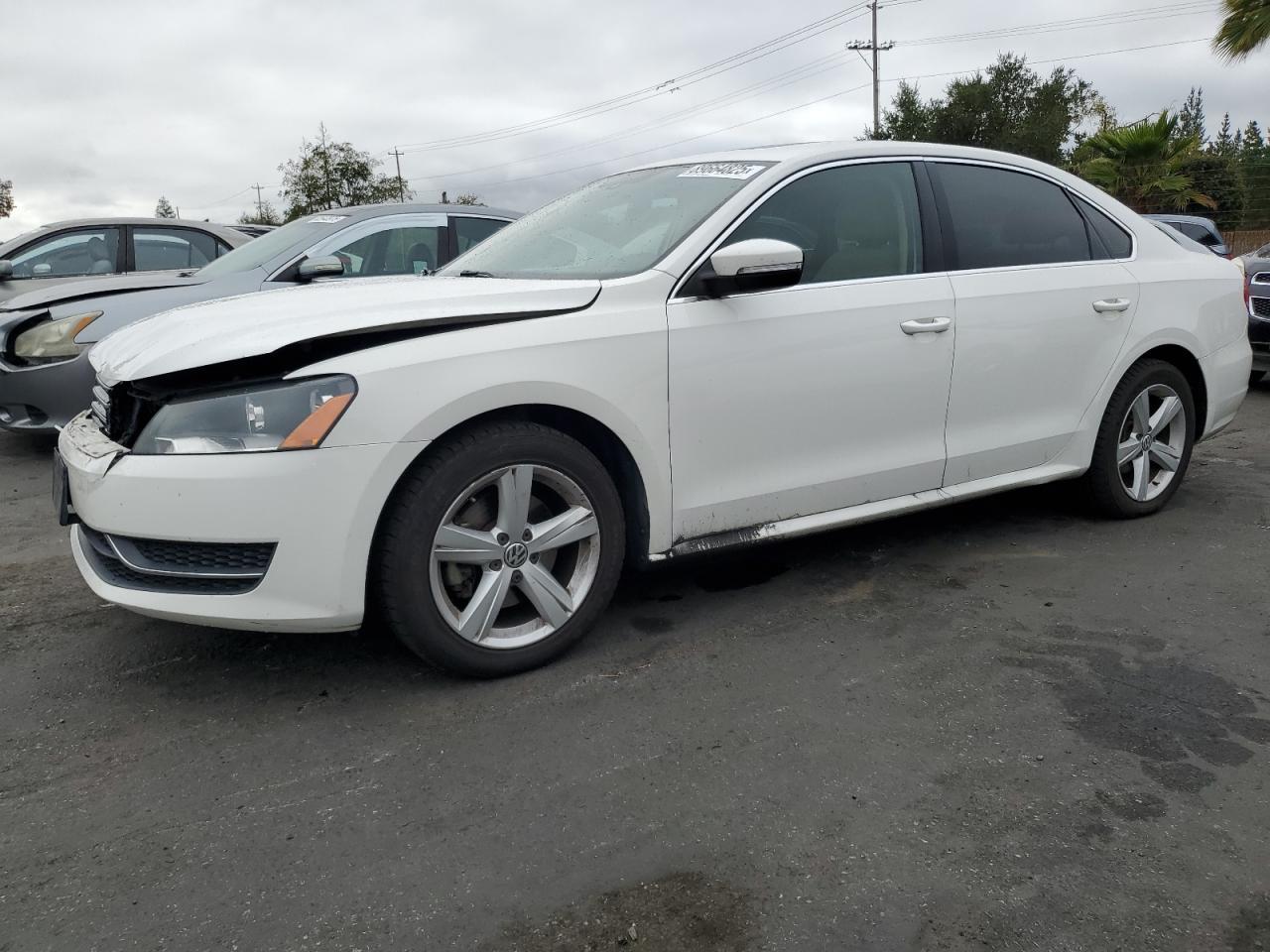 2013 VOLKSWAGEN Passat