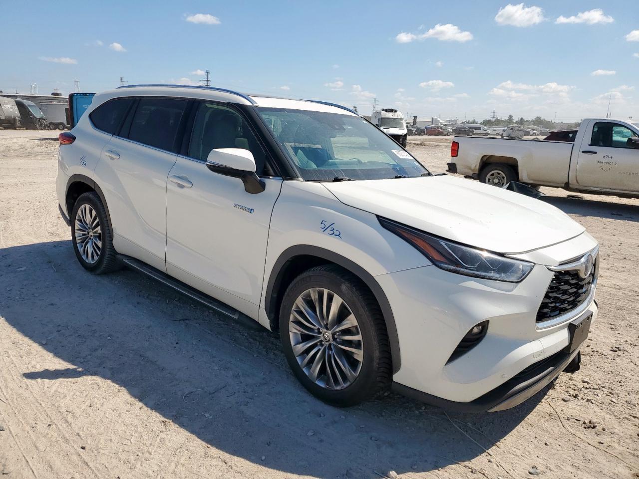 2020 TOYOTA HIGHLANDER