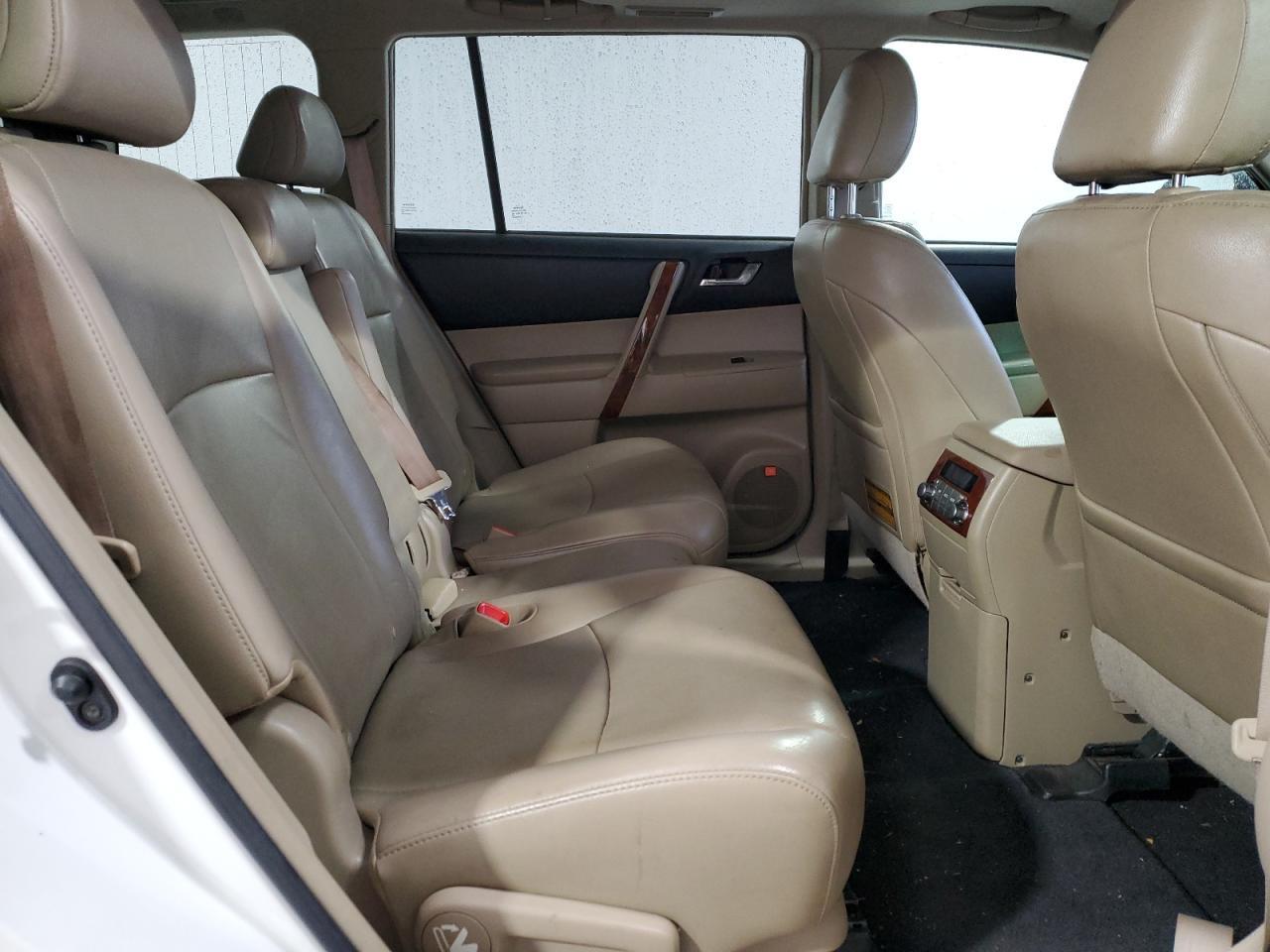 2013 TOYOTA HIGHLANDER