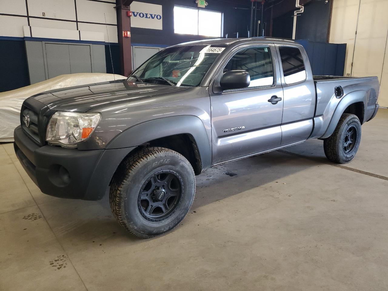 2011 TOYOTA TACOMA