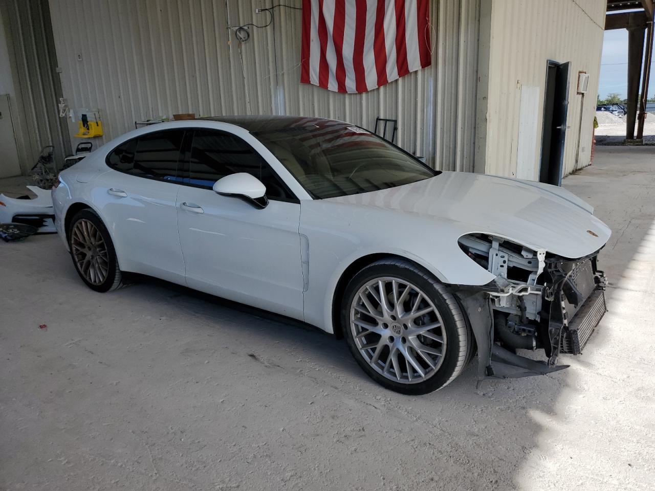 2019 PORSCHE Panamera
