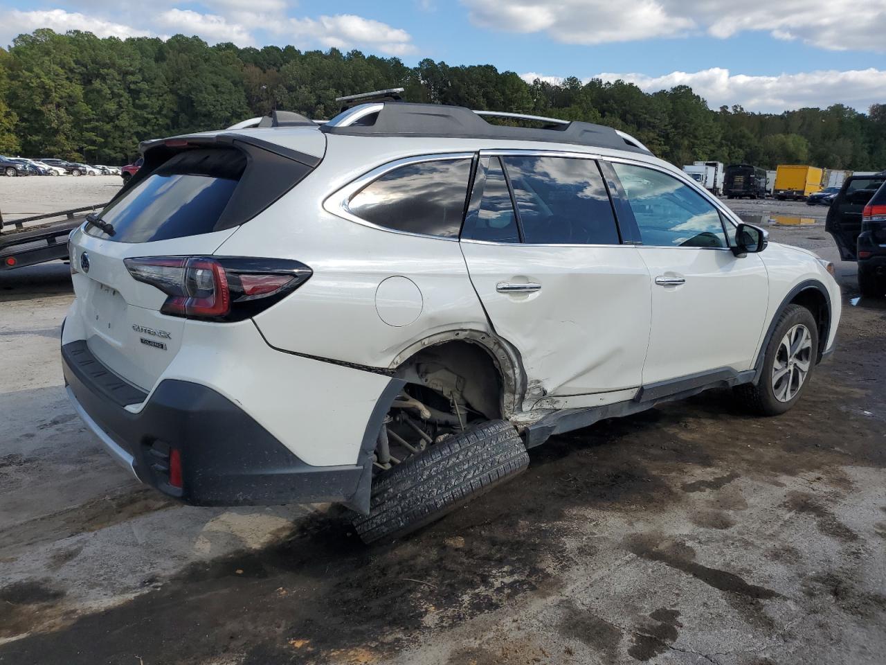 2021 SUBARU Outback
