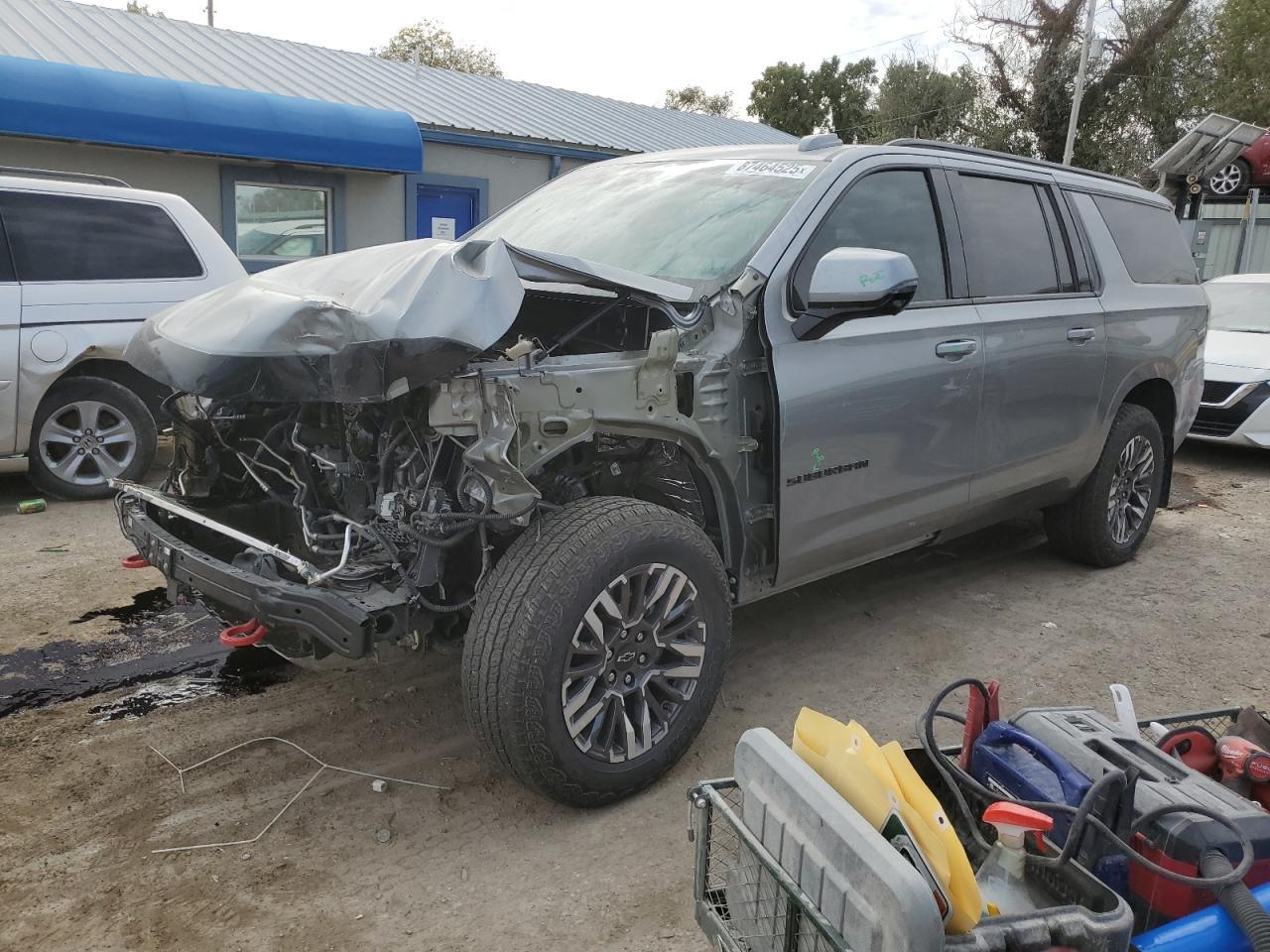 2025 CHEVROLET Suburban