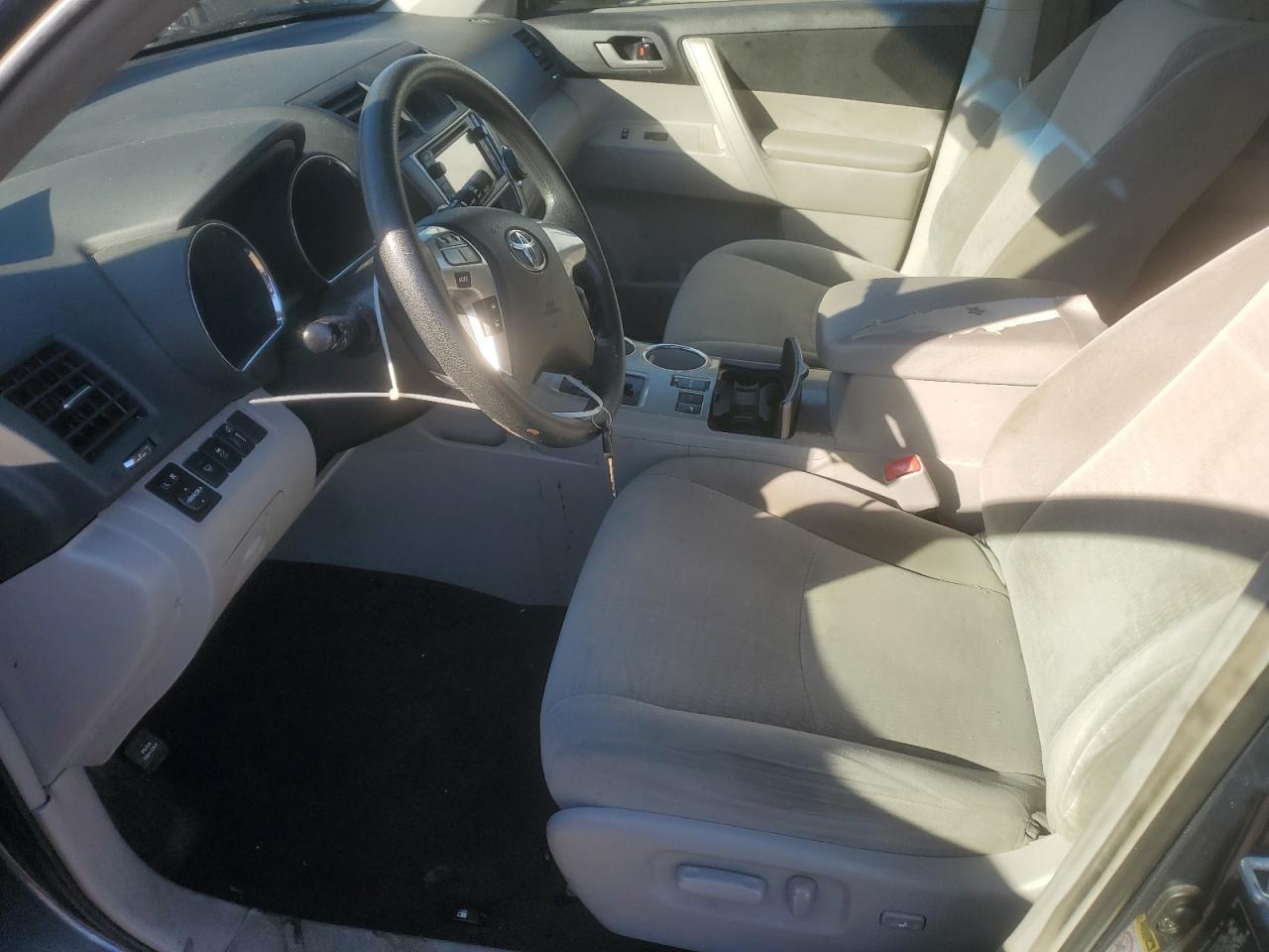 2013 TOYOTA HIGHLANDER