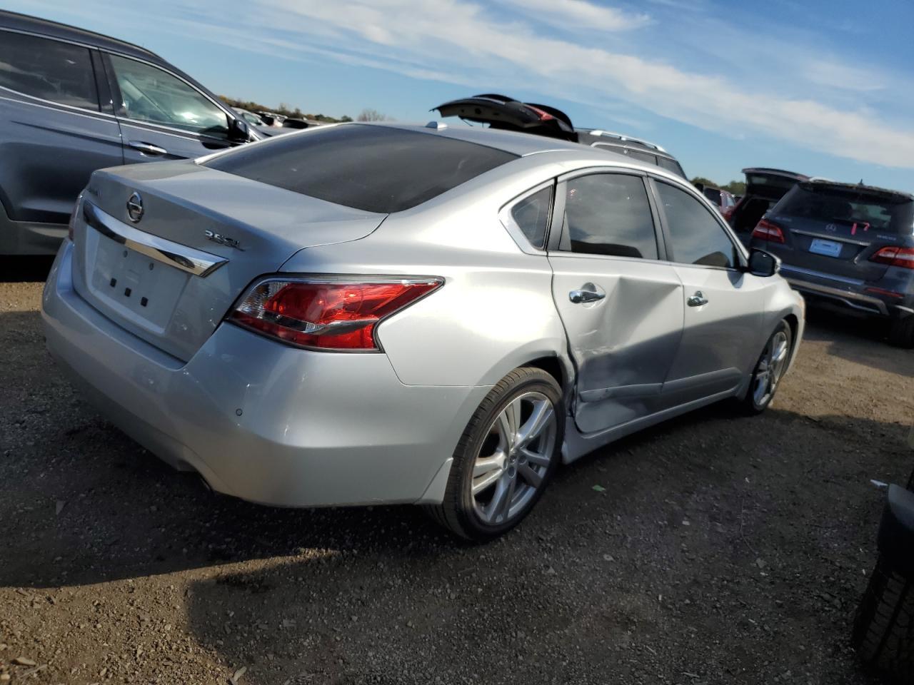 2015 NISSAN ALTIMA