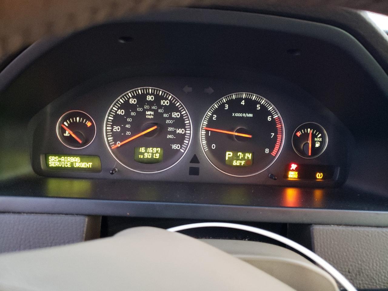 2010 VOLVO XC90