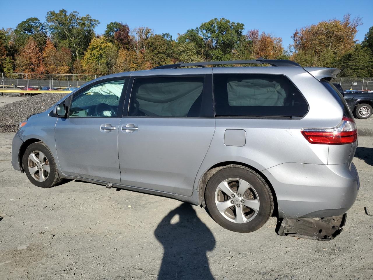 2015 TOYOTA SIENNA