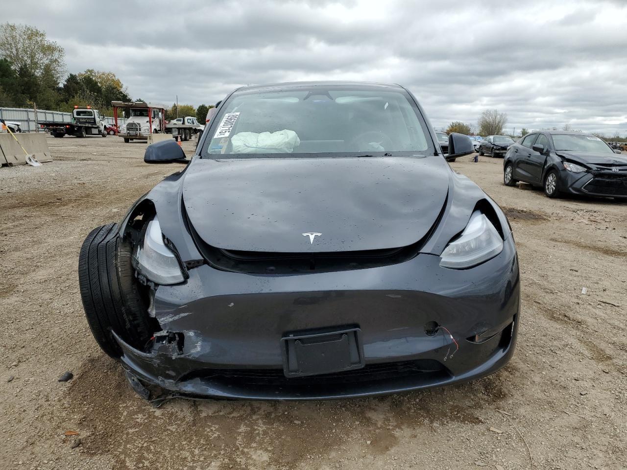 2025 TESLA MODEL Y