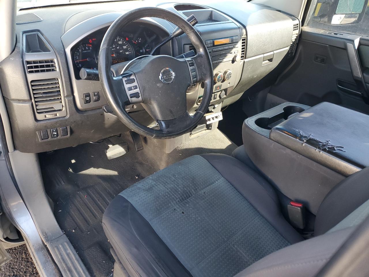 2004 NISSAN Titan