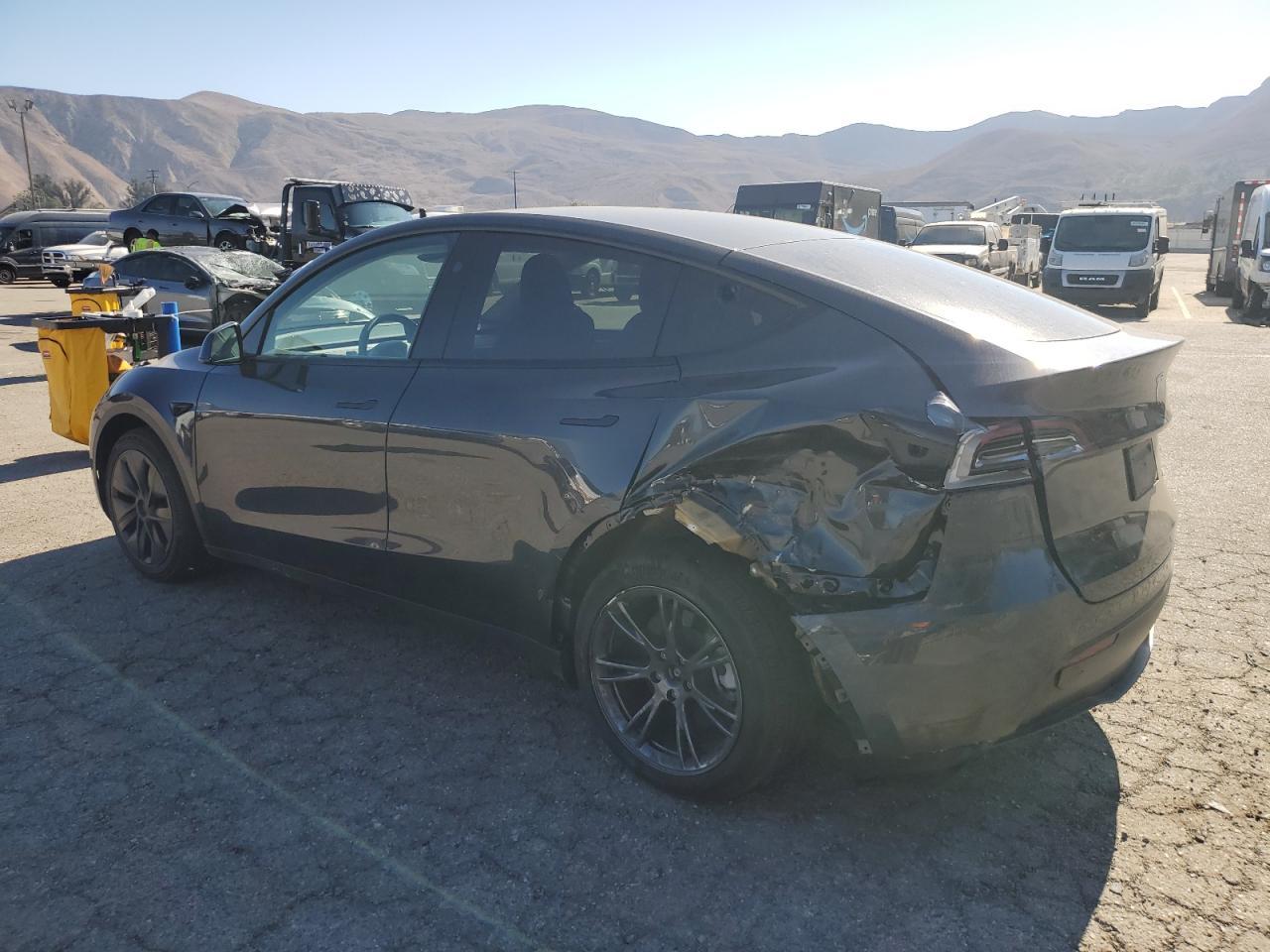 2024 TESLA MODEL Y