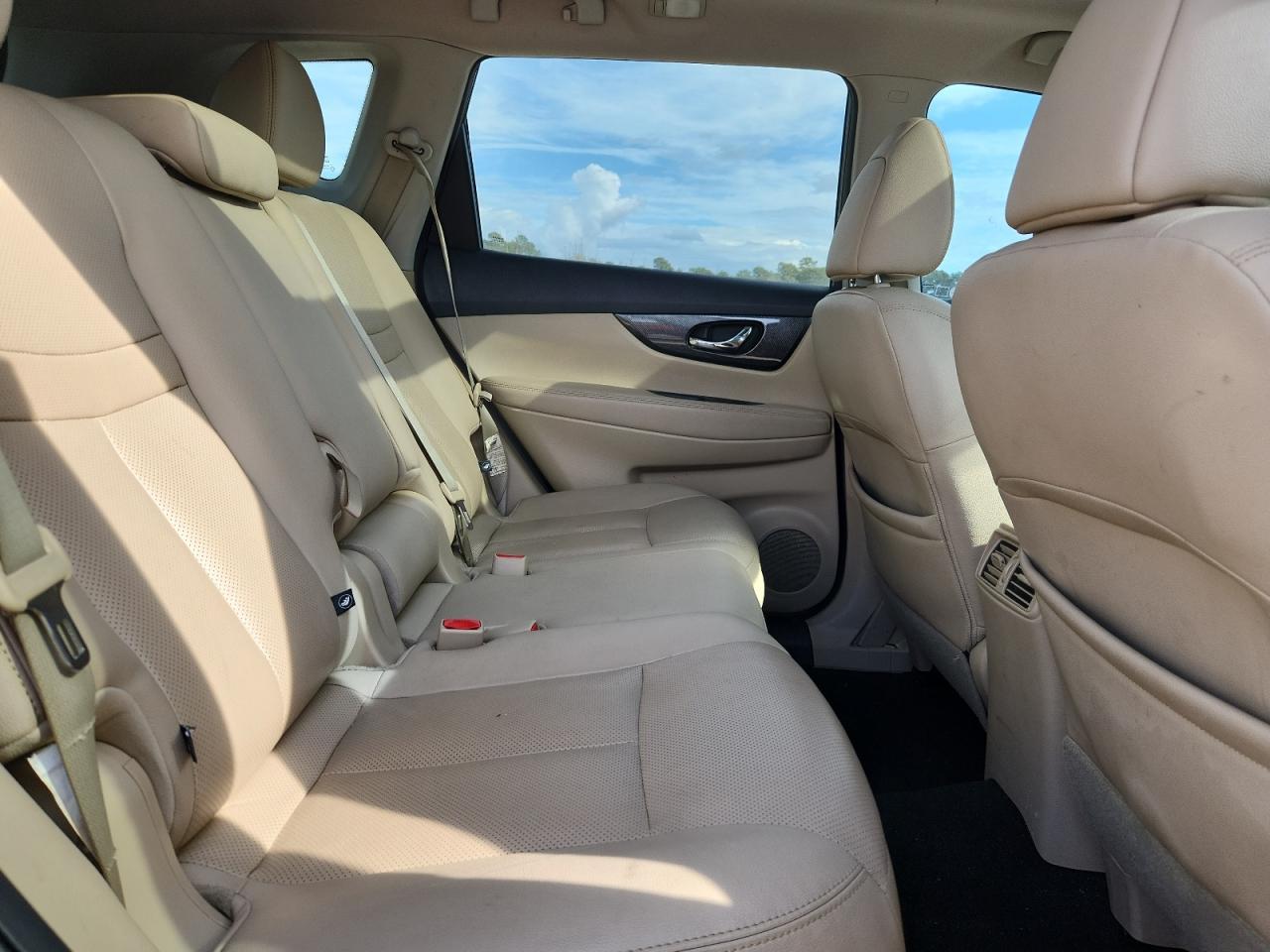 2016 NISSAN ROGUE