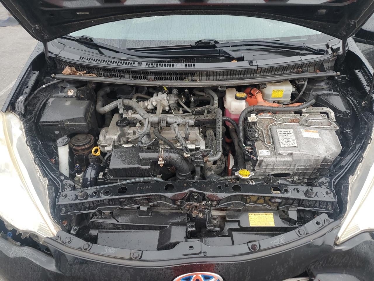 2014 TOYOTA Prius c