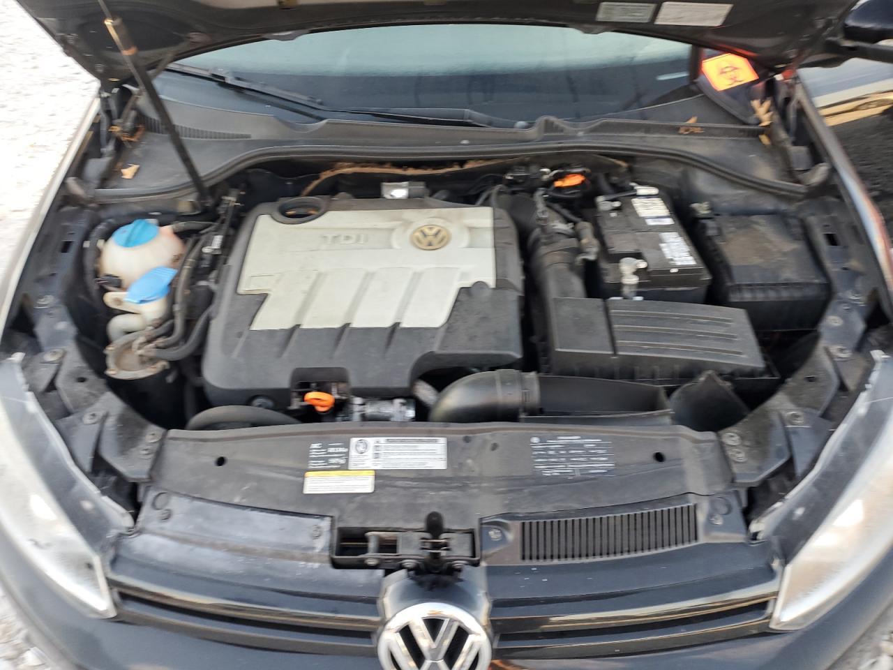 2011 VOLKSWAGEN GOLF