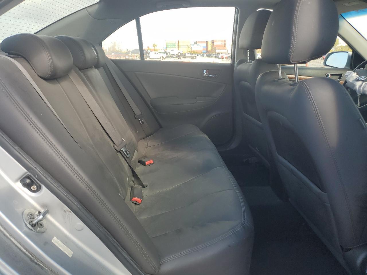 2010 HYUNDAI SONATA