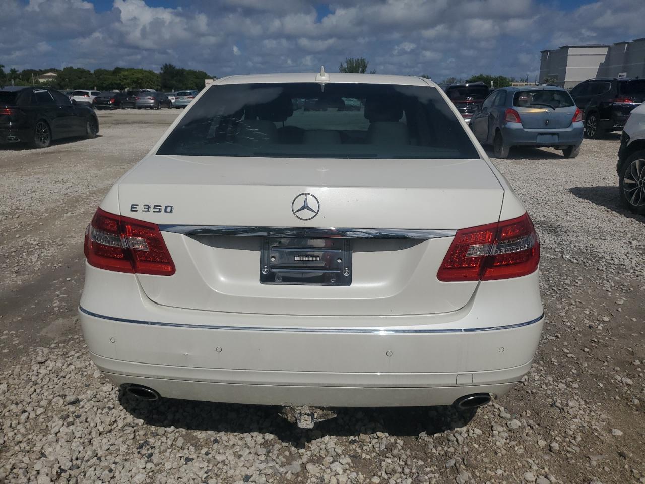 2013 MERCEDES-BENZ E-Class