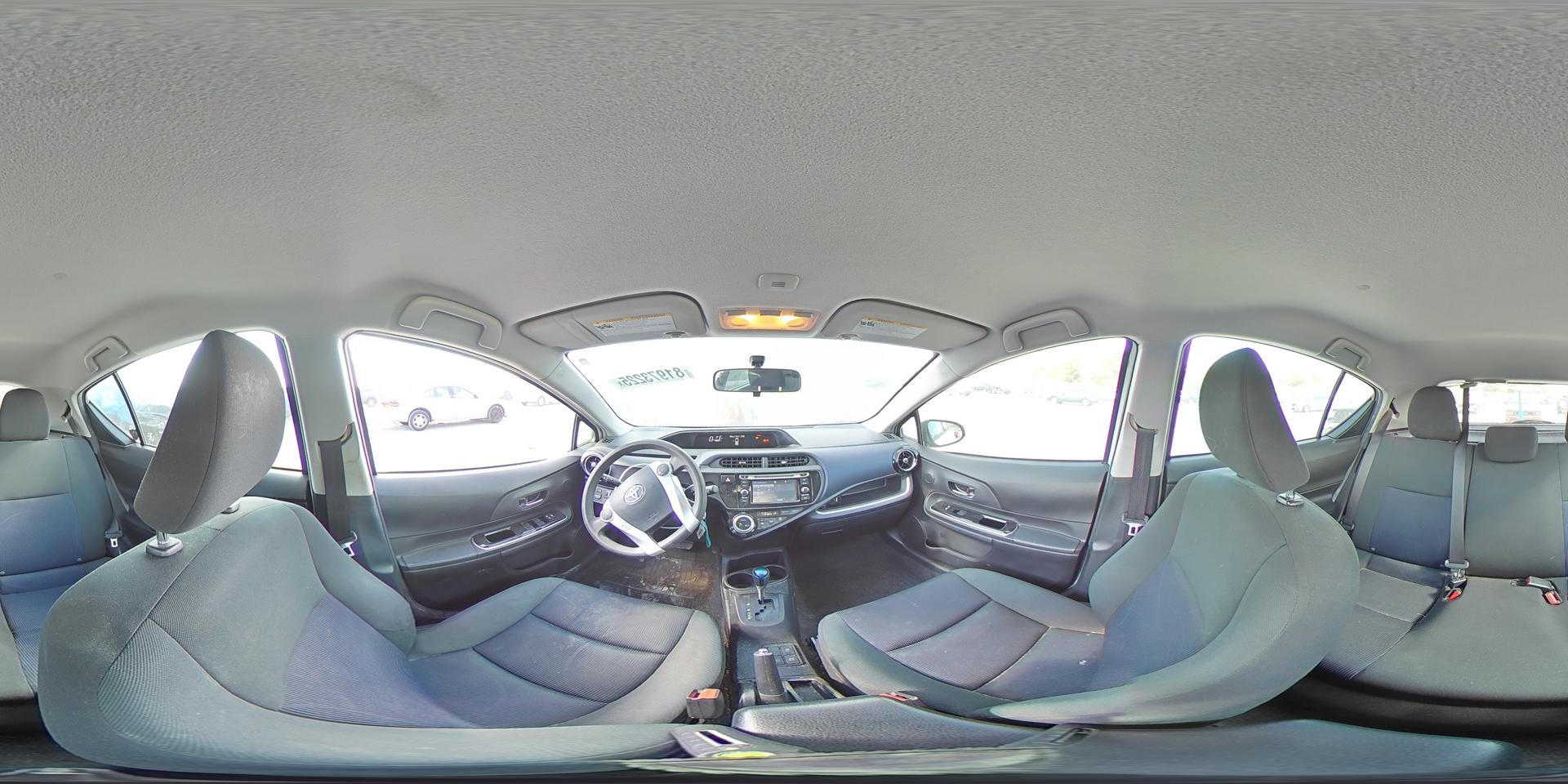 2016 TOYOTA Prius c