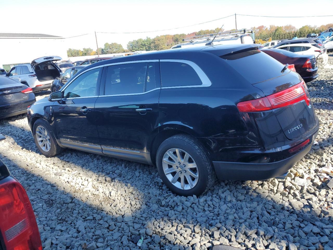 2017 LINCOLN MKT