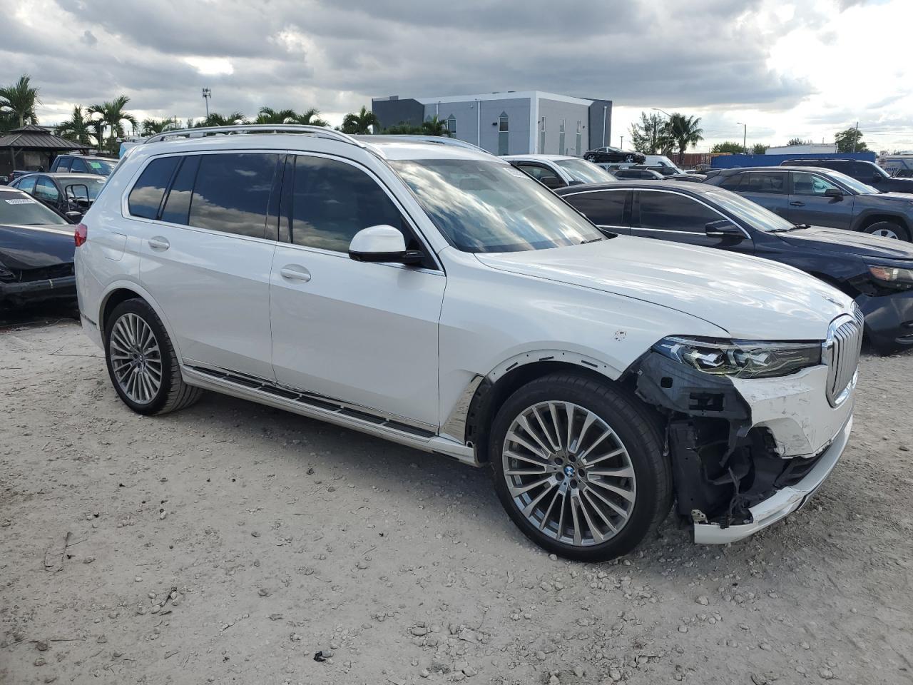 2020 BMW X7