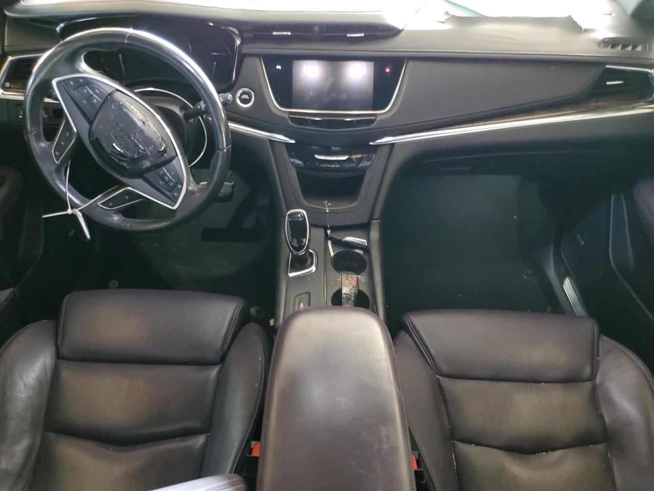 2017 CADILLAC XT5
