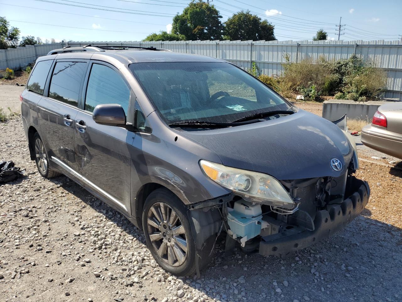 2012 TOYOTA SIENNA