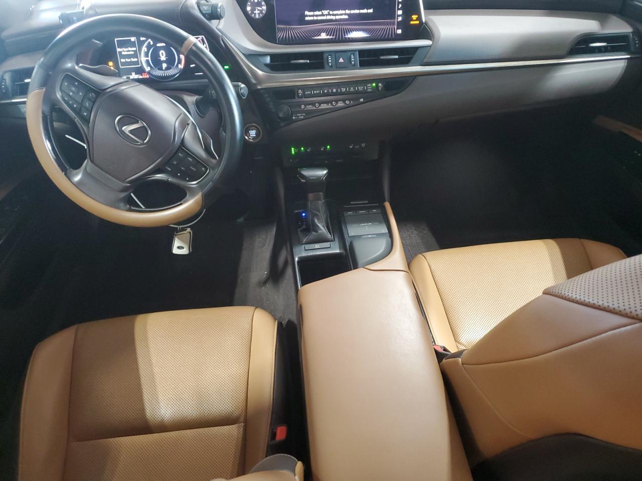 2019 LEXUS Es