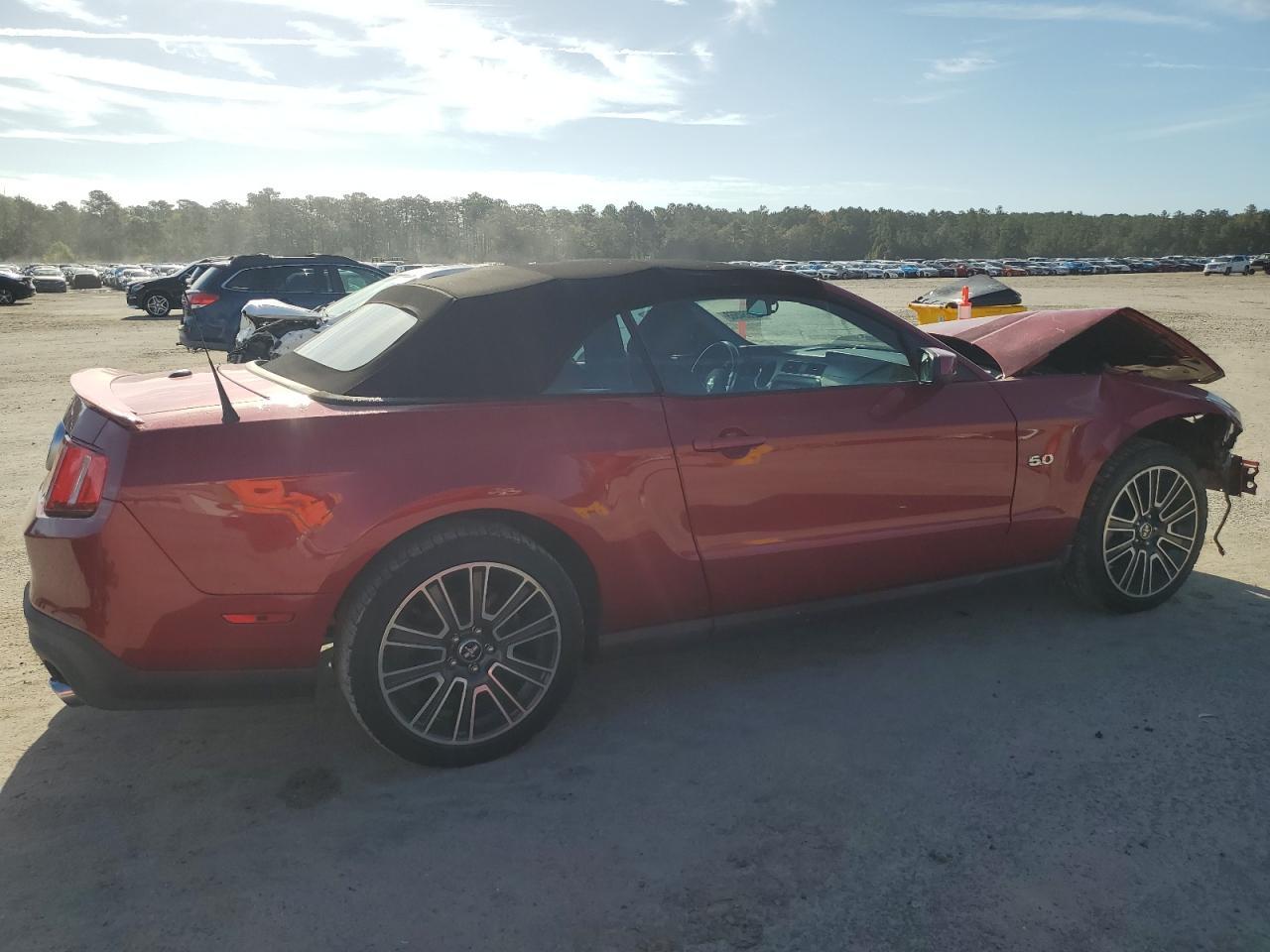 2011 FORD MUSTANG
