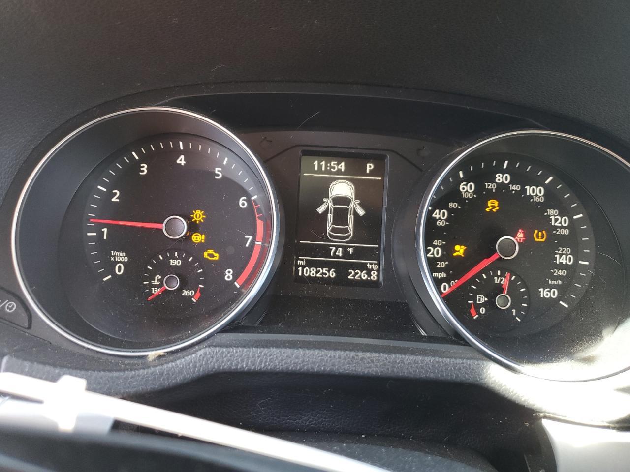 2017 VOLKSWAGEN Passat