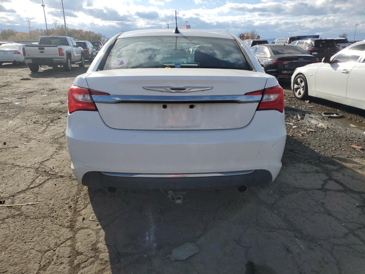 2014 CHRYSLER 200