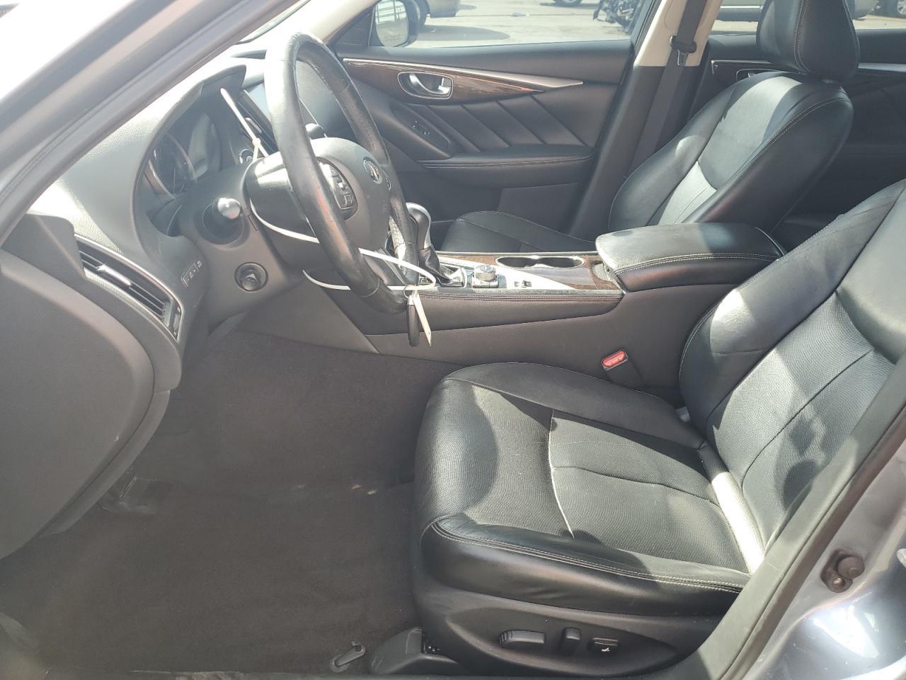 2015 INFINITI Q50