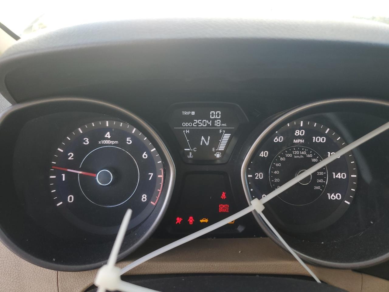 2013 HYUNDAI ELANTRA