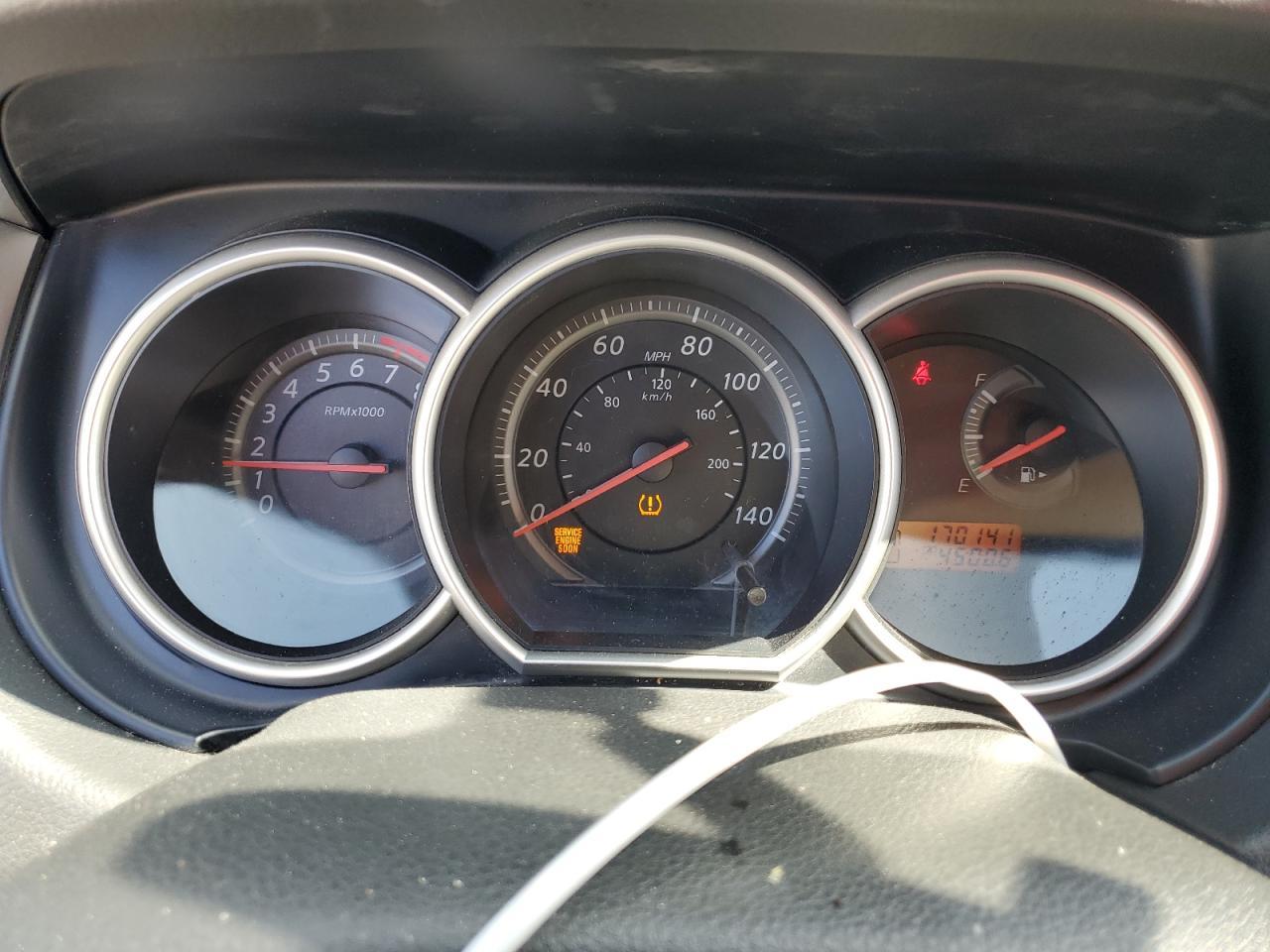 2011 NISSAN VERSA