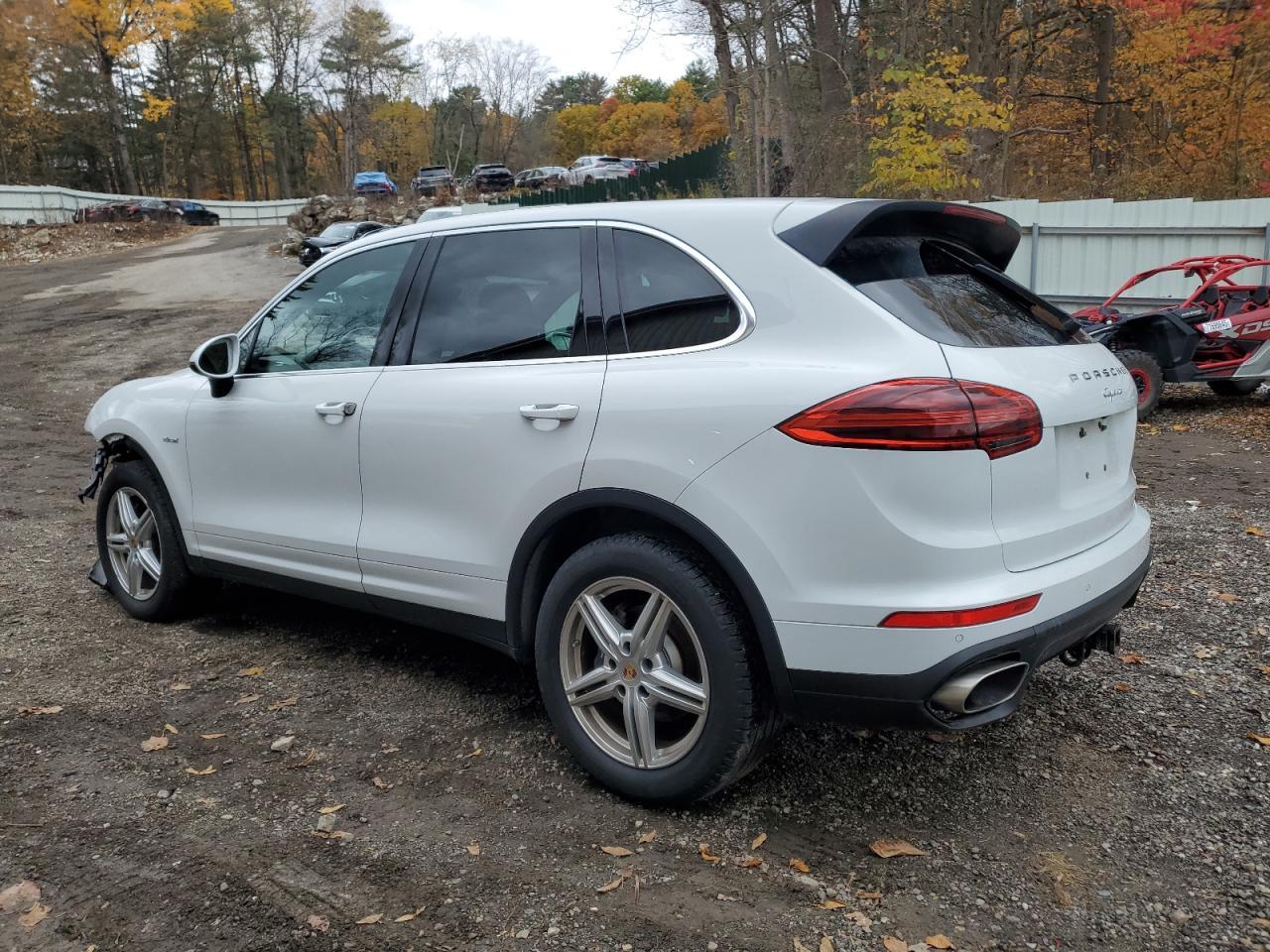 2015 PORSCHE CAYENNE
