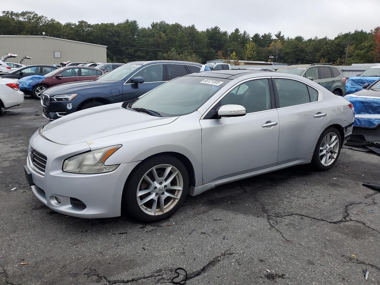 2010 NISSAN Maxima