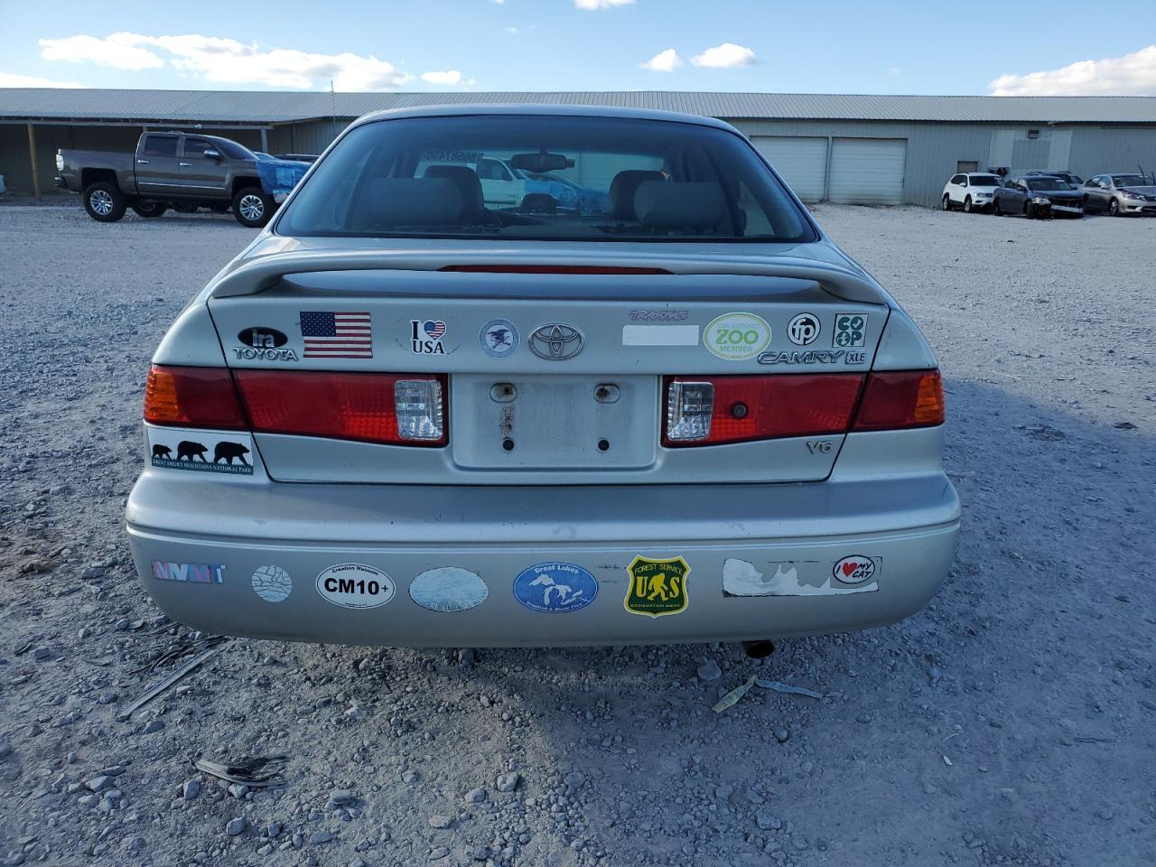 2001 TOYOTA CAMRY