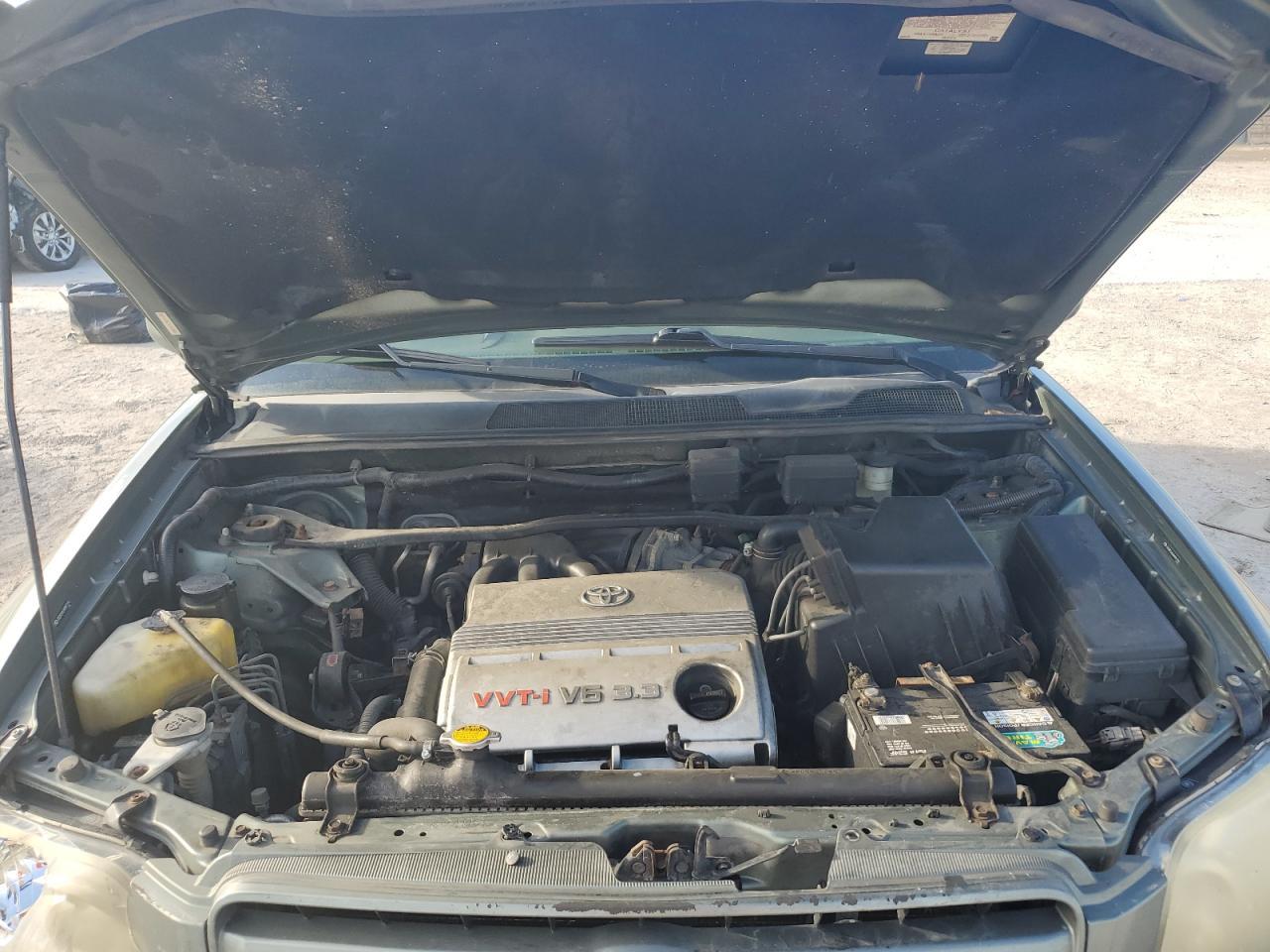 2004 TOYOTA HIGHLANDER