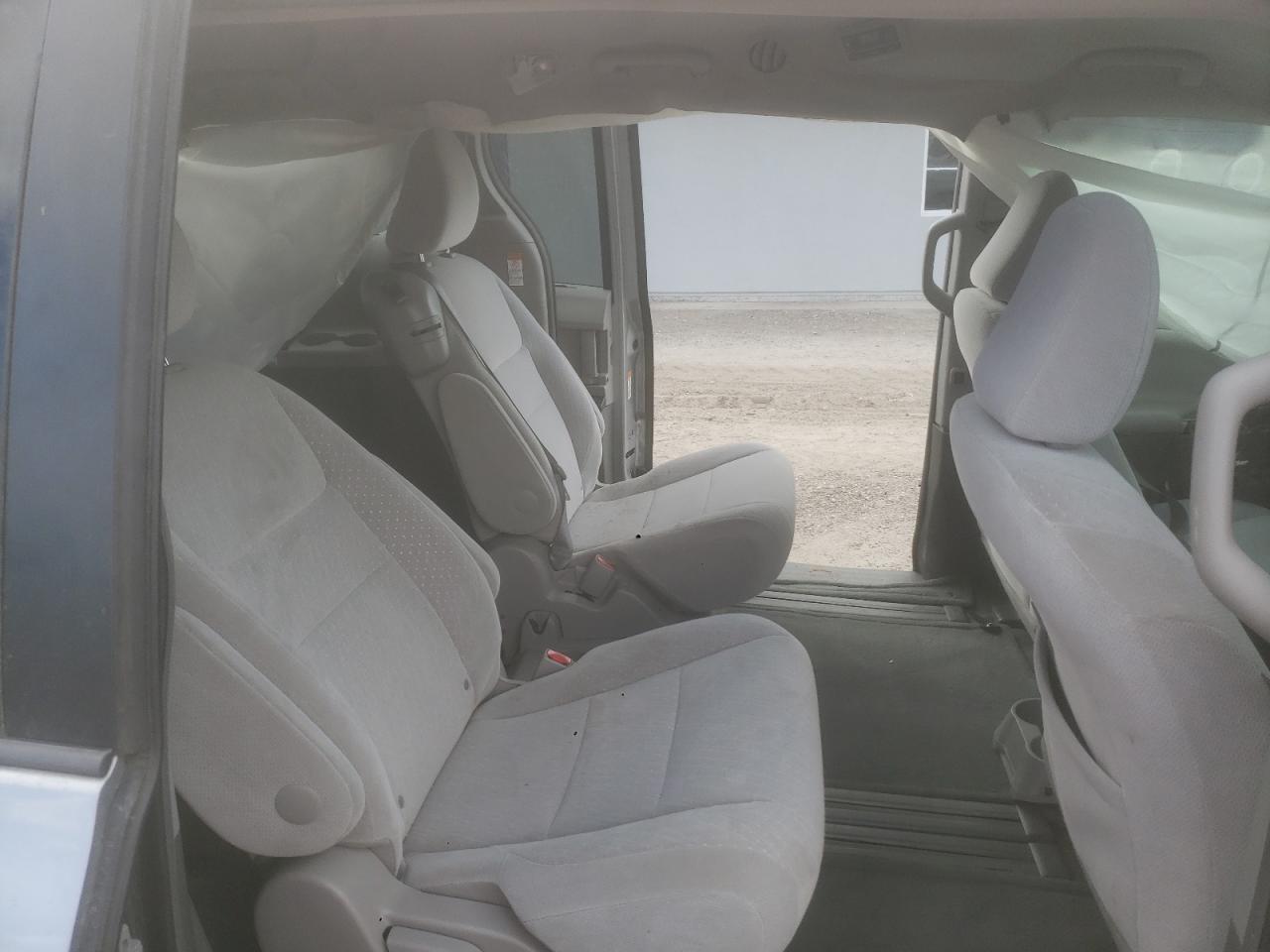 2016 TOYOTA SIENNA