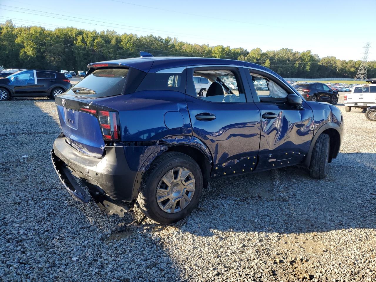2025 NISSAN KICKS