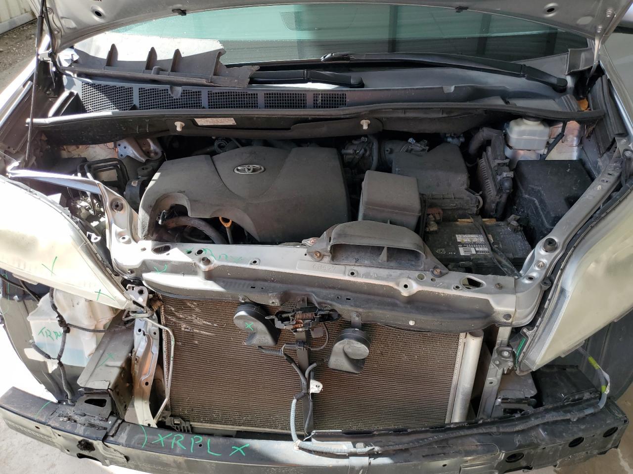 2017 TOYOTA SIENNA