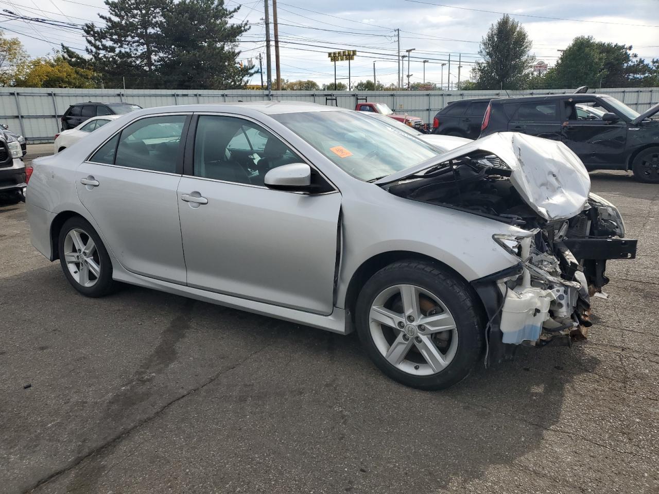 2014 TOYOTA CAMRY