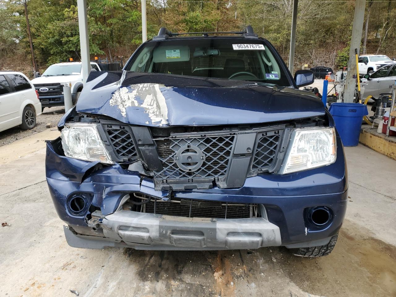 2011 NISSAN Frontier